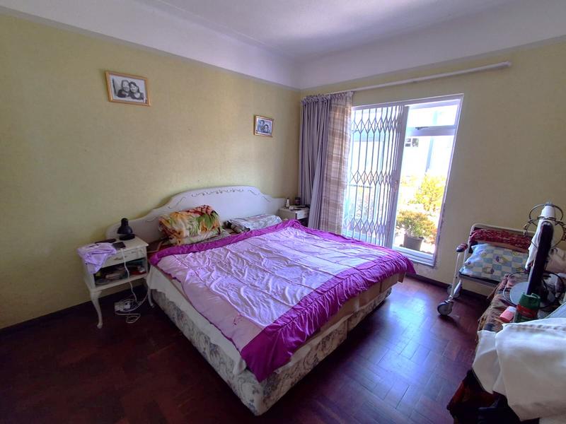 3 Bedroom Property for Sale in Sea Point Western Cape